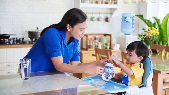 Mengenal 7 Akibat Kurang Minum Air Putih pada Anak