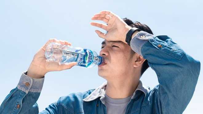 Berapa Kebutuhan Air Minum saat Cuaca Panas yang Diperlukan?