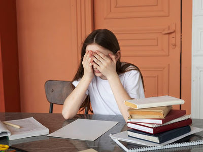 4 Cara Mengatasi Gangguan Mental pada Remaja dengan Efektif