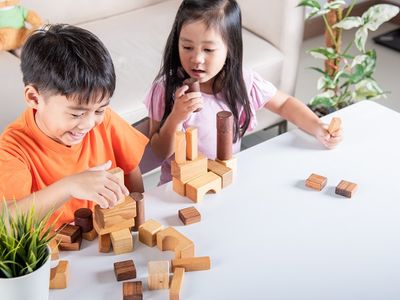 8 Jenis Mainan Montessori, Bantu Tingkatkan Motorik Anak!