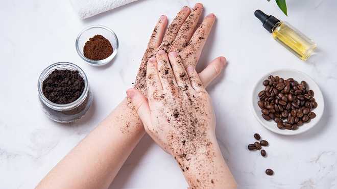 9 Manfaat Body Scrub untuk Kulit, Bantu Cegah Penuaan Dini!