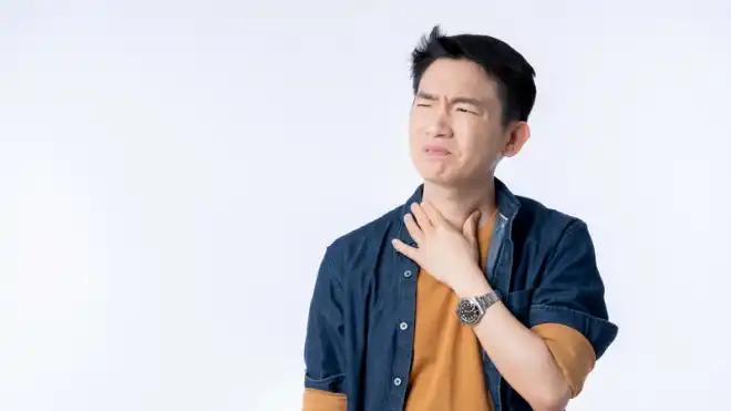 9 Cara Mengatasi Tenggorokan Gatal dan Penyebabnya