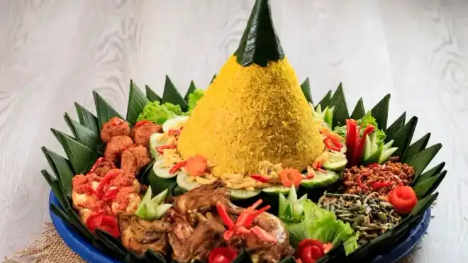 3 Cara Membuat Nasi Tumpeng yang Enak dan Gurih