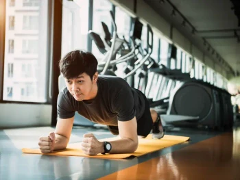 Apa itu Olahraga Kalistenik? Ini Manfaat & Contoh Gerakannya