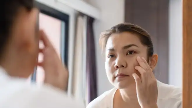 9 Cara Menghilangkan Kerutan di Wajah, Alami & Awet Muda!