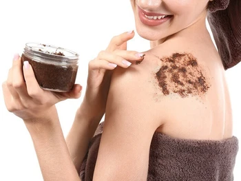 7 Manfaat Lulur & Tips Memakainya Agar Hasil Maksimal!