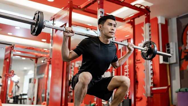 9 Manfaat Latihan Deadlift bagi Tubuh, Bantu Perkuat Otot!