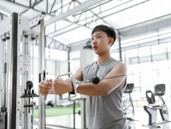 5 Rekomendasi Program Gym Pemula yang Mudah Diikuti