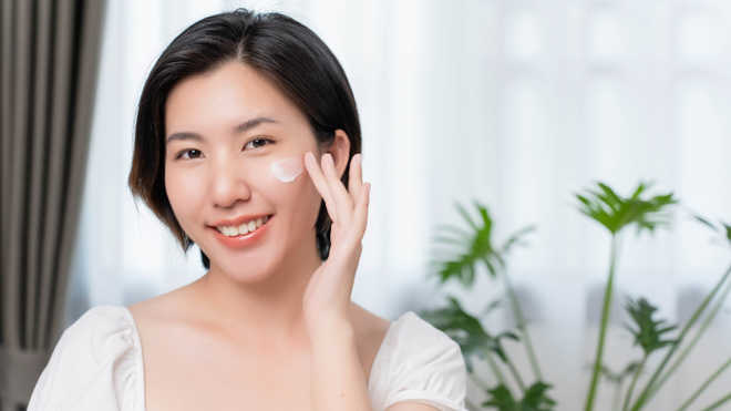 Ketahui 6 Cara Menetralkan Wajah Sebelum Ganti Skincare