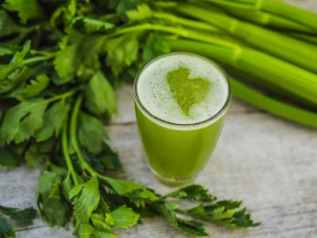 10 Manfaat Jus Seledri Bagi Kesehatan & Cara Membuatnya