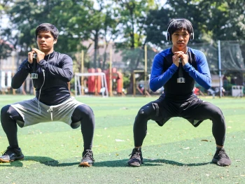 Kenali Manfaat Sumo Squat dan Cara Melakukannya dengan Tepat