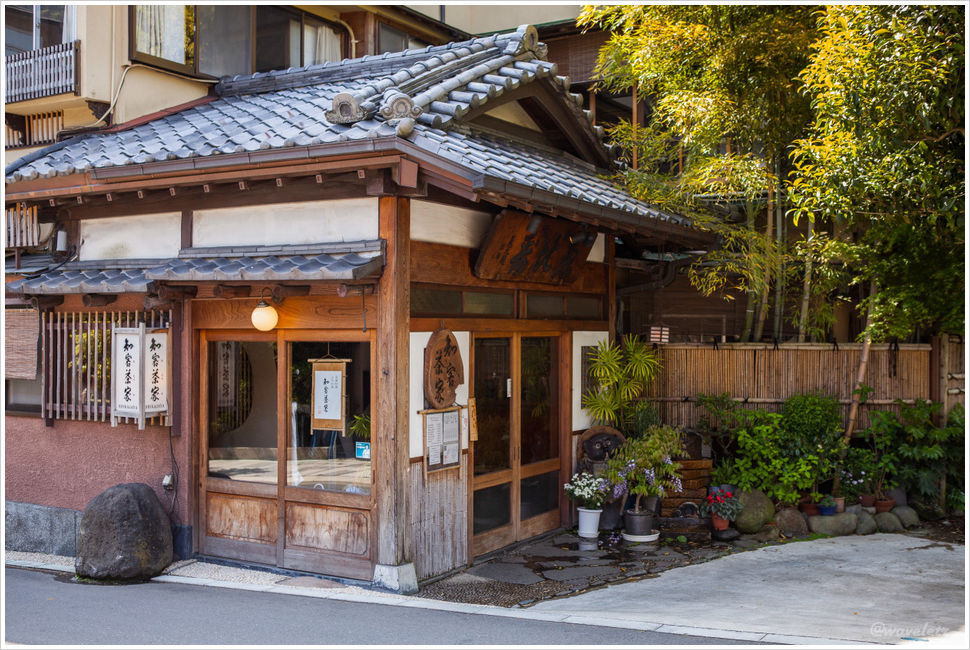 PStores in Hakone-Yumoto (箱根湯本)
