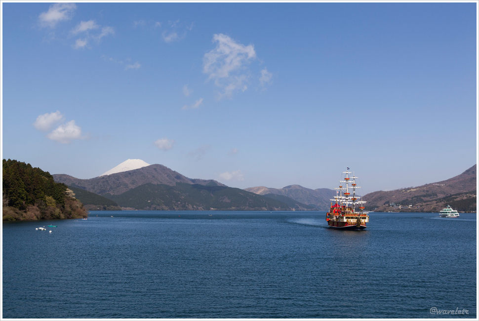 Lake Ashi (芦ノ湖) and Mt. Fuji