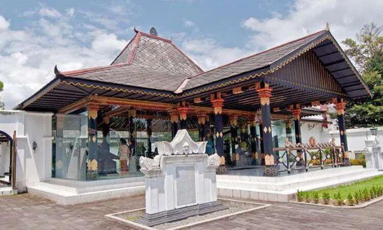 museum-sri-sultan-hamengkubuwono-ix-profile1652619676