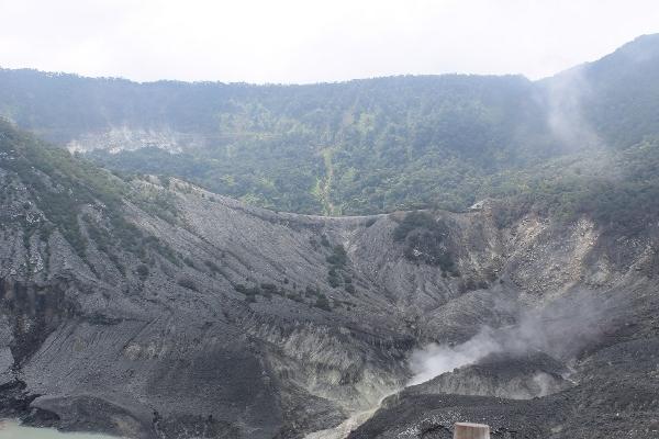 A Guide to the Wonders of Mount Tangkuban Perahu5