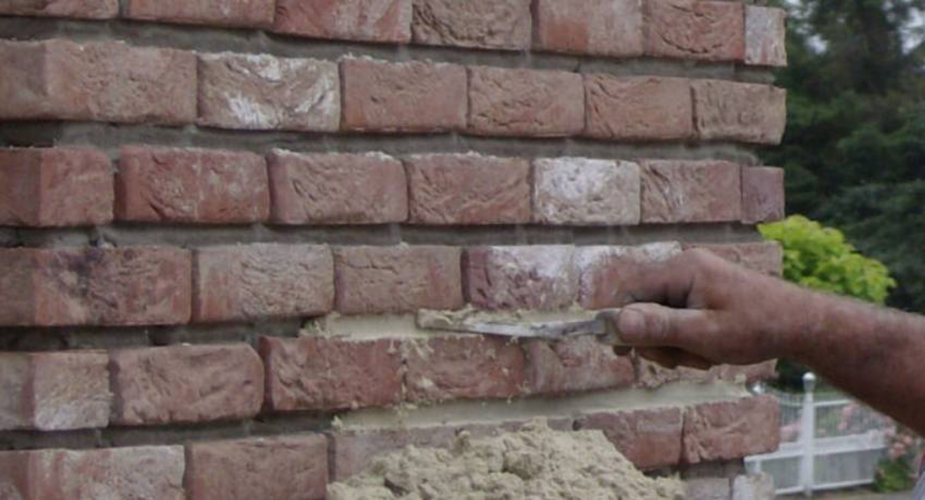 Schoonmaken van uw buitenmuur is belangrijk voor de uitstraling en duurzaamheid.