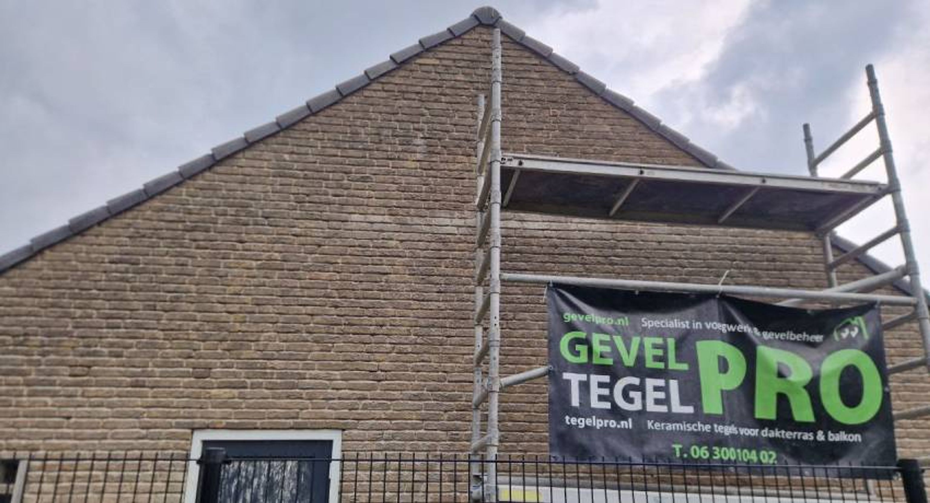 Portfolio project - Professioneel gevel zandstralen en voegwerk in Maurik