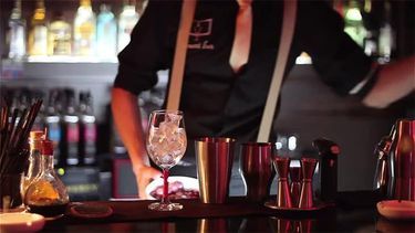 Annoying Things People Do To Piss Off Bartenders - Ordering Drinks That Take a Long Time To Prepare And Complain It Took Long Annoying Things People Do To Piss Off Bartenders - Ordering Drinks That Take a Long Time To Prepare And Complain It Took Long