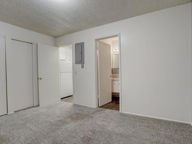 Property Tour Photo 19