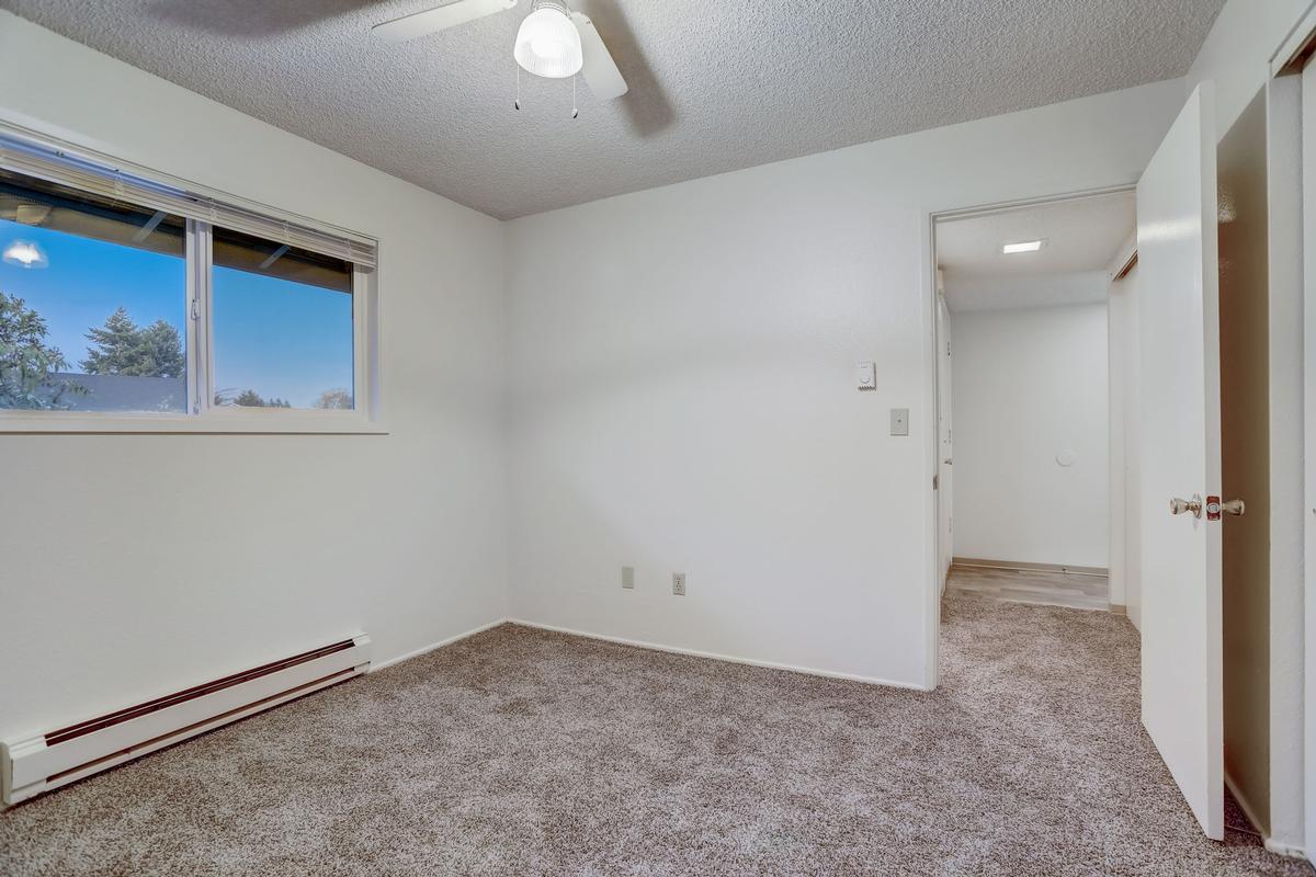 Westside Estates Apartment Homes - 1406794