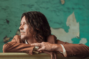 Aussie music icon Bernard Fanning headlining Merlin Darwin Triple Crown concert