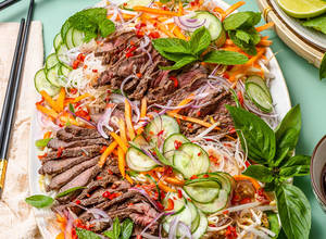 Vermicelli-Noodle-Salad-with-Sliced-Steak-1.jpg