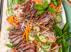 Vermicelli-Noodle-Salad-with-Sliced-Steak-4.jpg