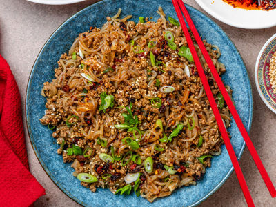 20-Minute Garlic Beef with Lo-Cal Noodles