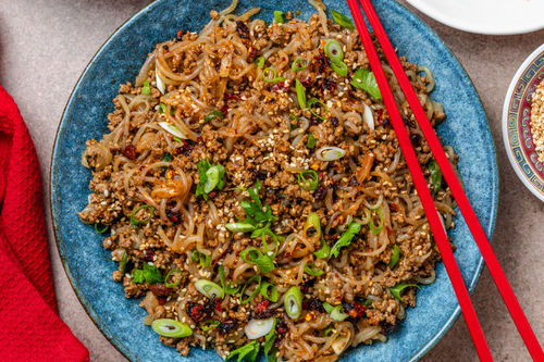 20-Minute Garlic Beef with Lo-Cal Noodles