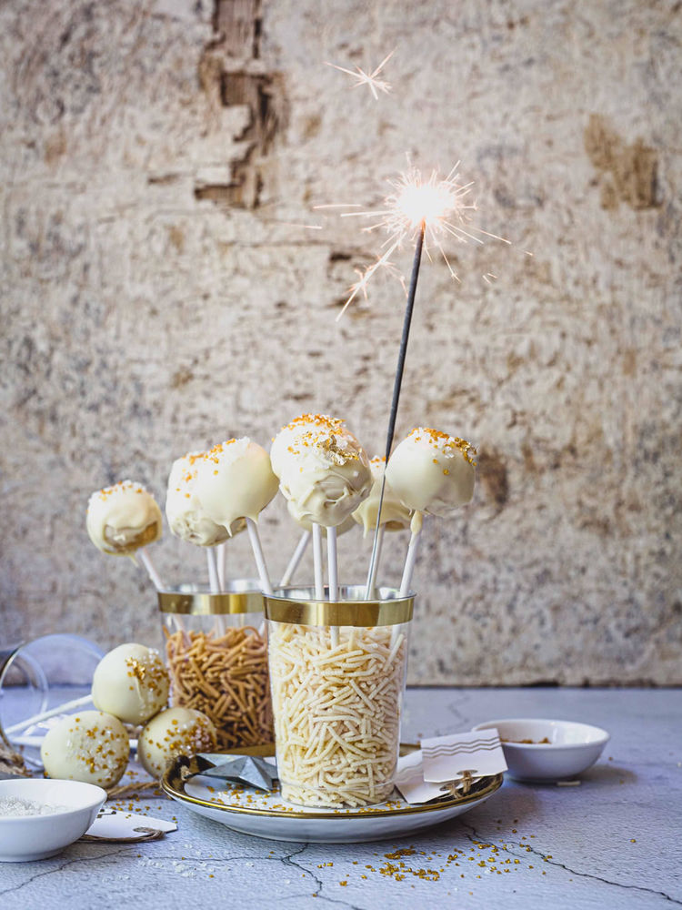 Crispy Noodle Cake Pops Crispy Noodle Cake Pops