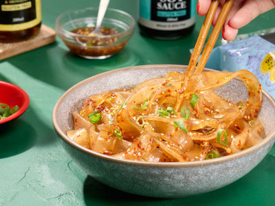 Rice Noodles with Garlic Chilli Oil