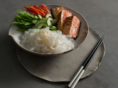 Sticky Salmon Super Lo-Cal Ribbon Noodle Salad
