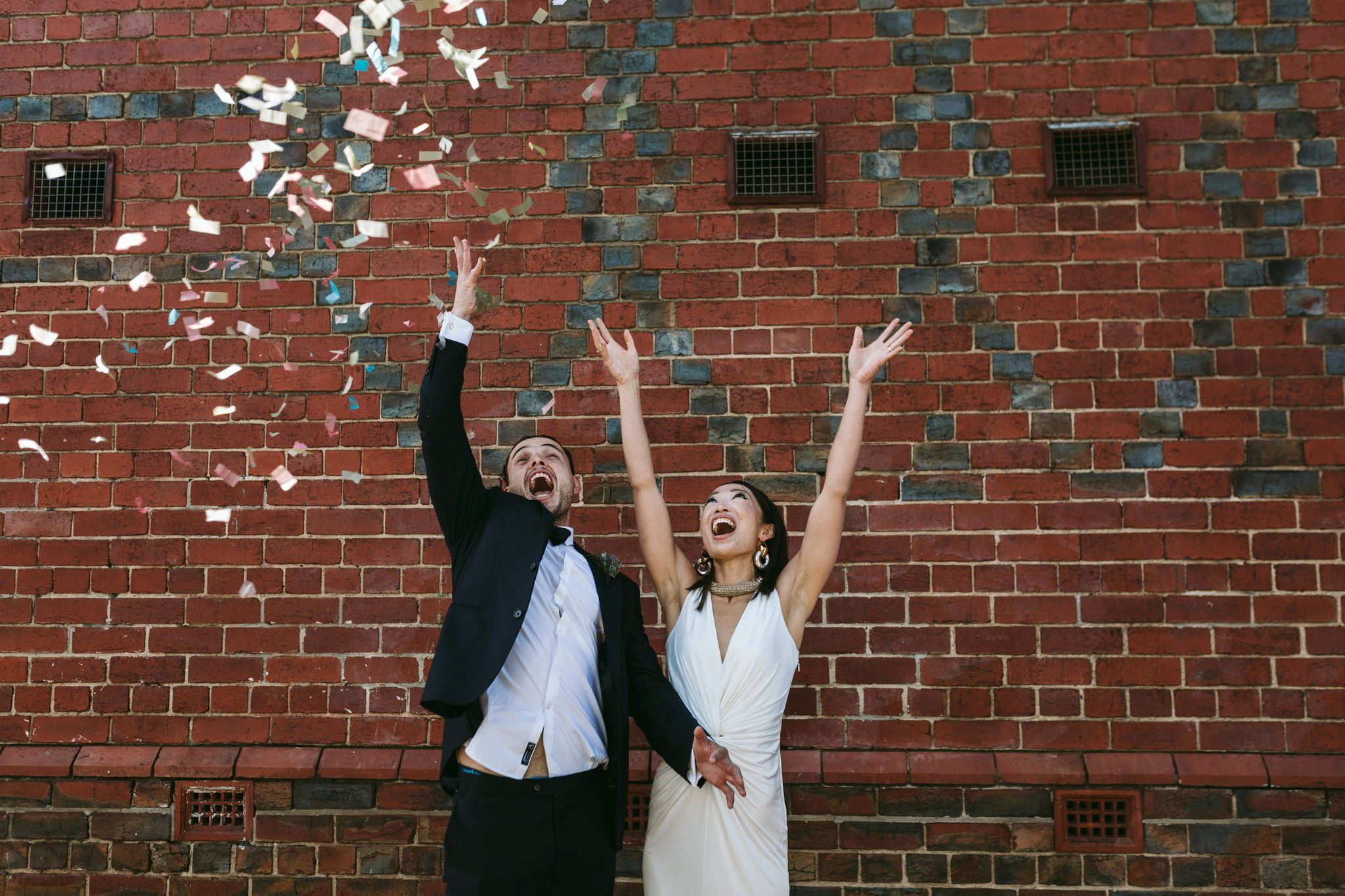 17 clever way to save money on a wedding