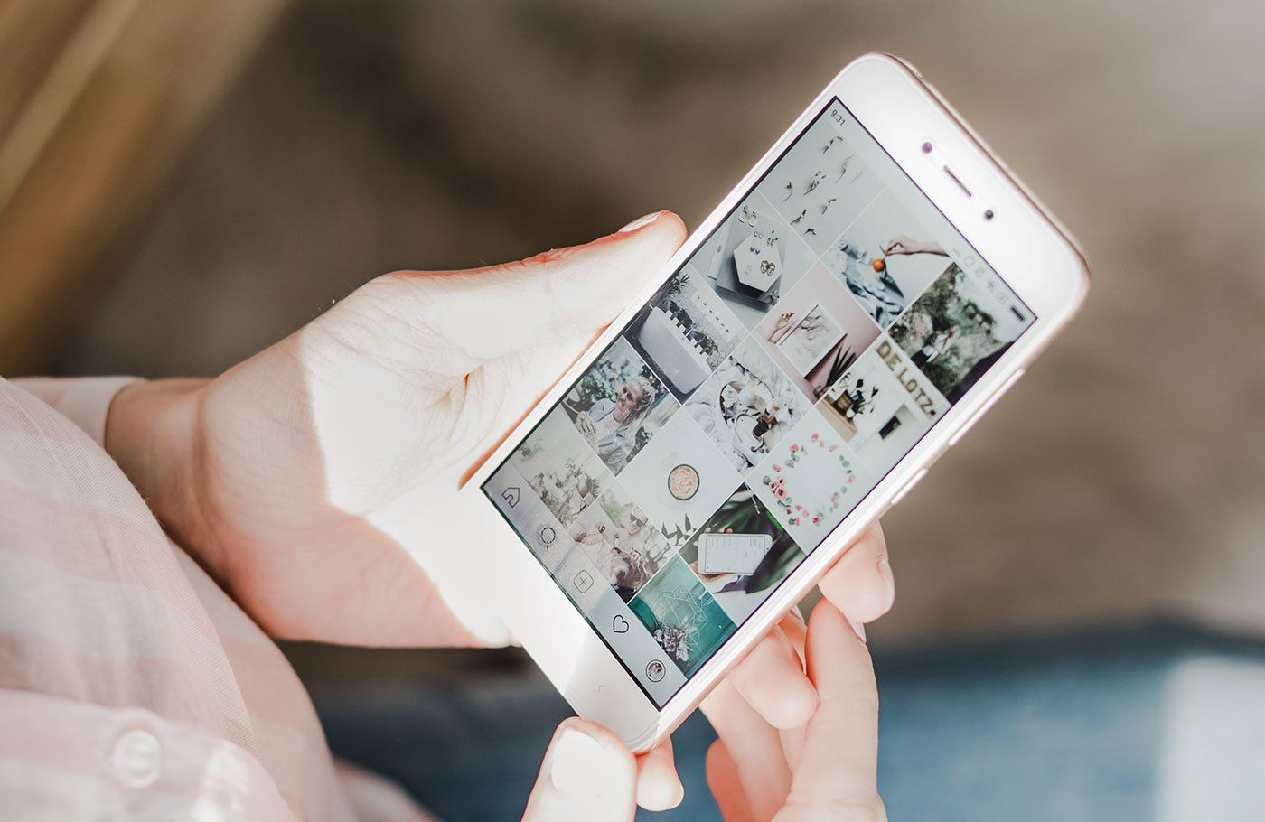How to Overcome Social Media Pressure When Planning Your Wedding