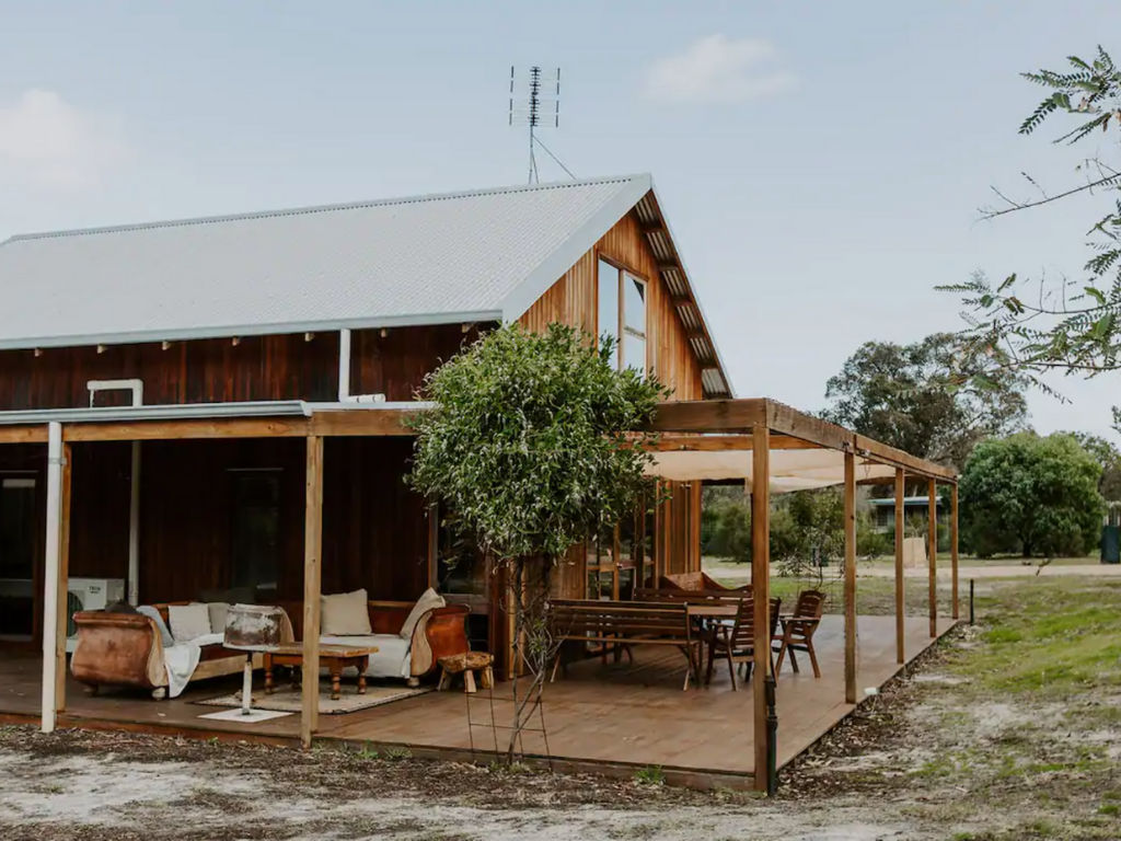Best Pet-Friendly Honeymoon Airbnbs
