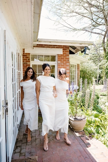 Bridesmaids getting ready for the ceremony at Mayfield's beautiful homestead.