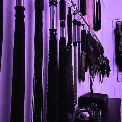 r-e-g-n-t-high--end-b-d-s-m-studios_4
