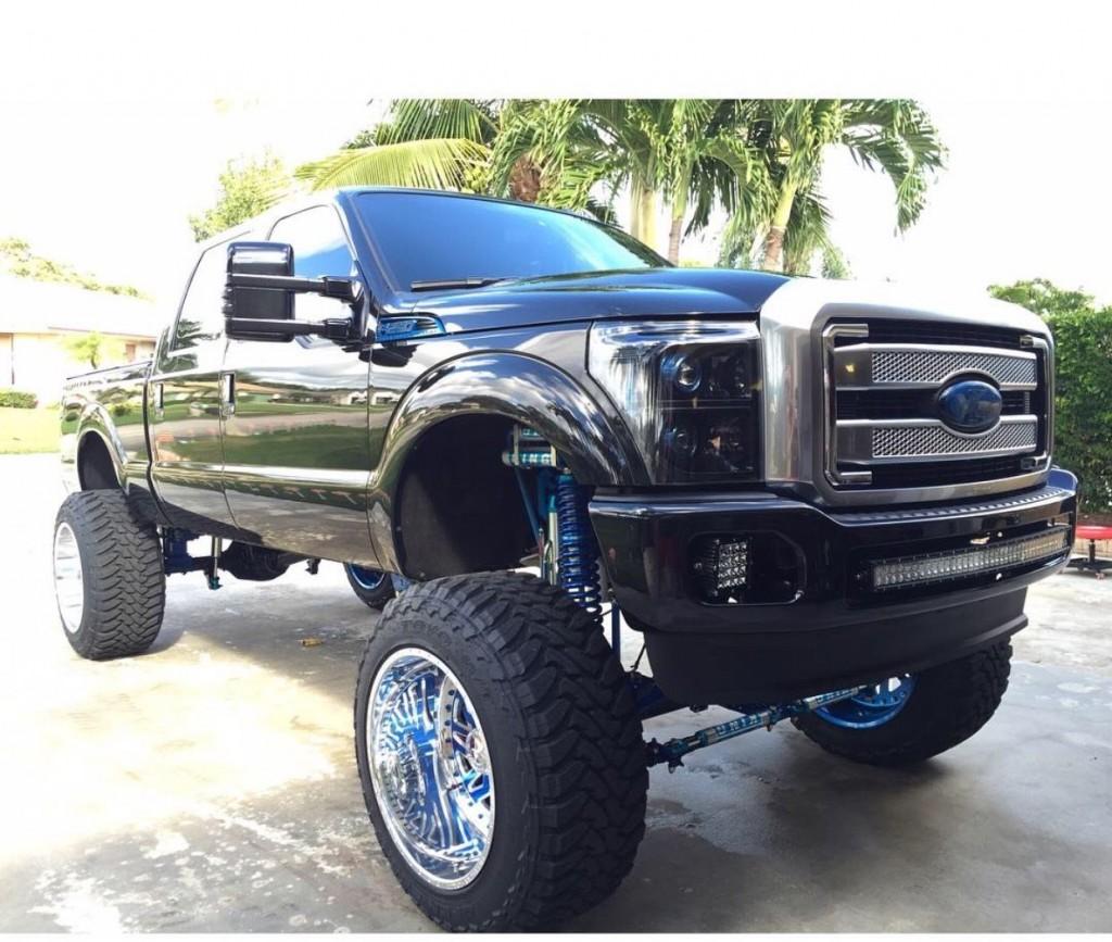 2015 Ford F 250 CrewCab Platinum Lifted Show Truck