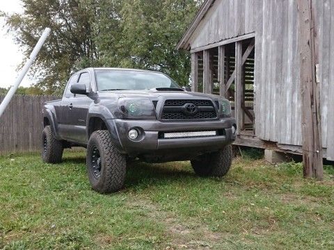 2011 Toyota Tacoma TRD Sport V6 4.0 Lifted on 33&#8217;s for sale