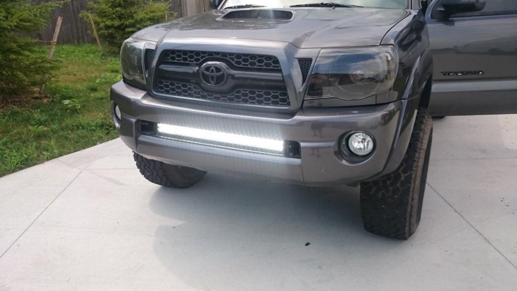 2011 Toyota Tacoma TRD Sport V6 4.0 Lifted on 33’s
