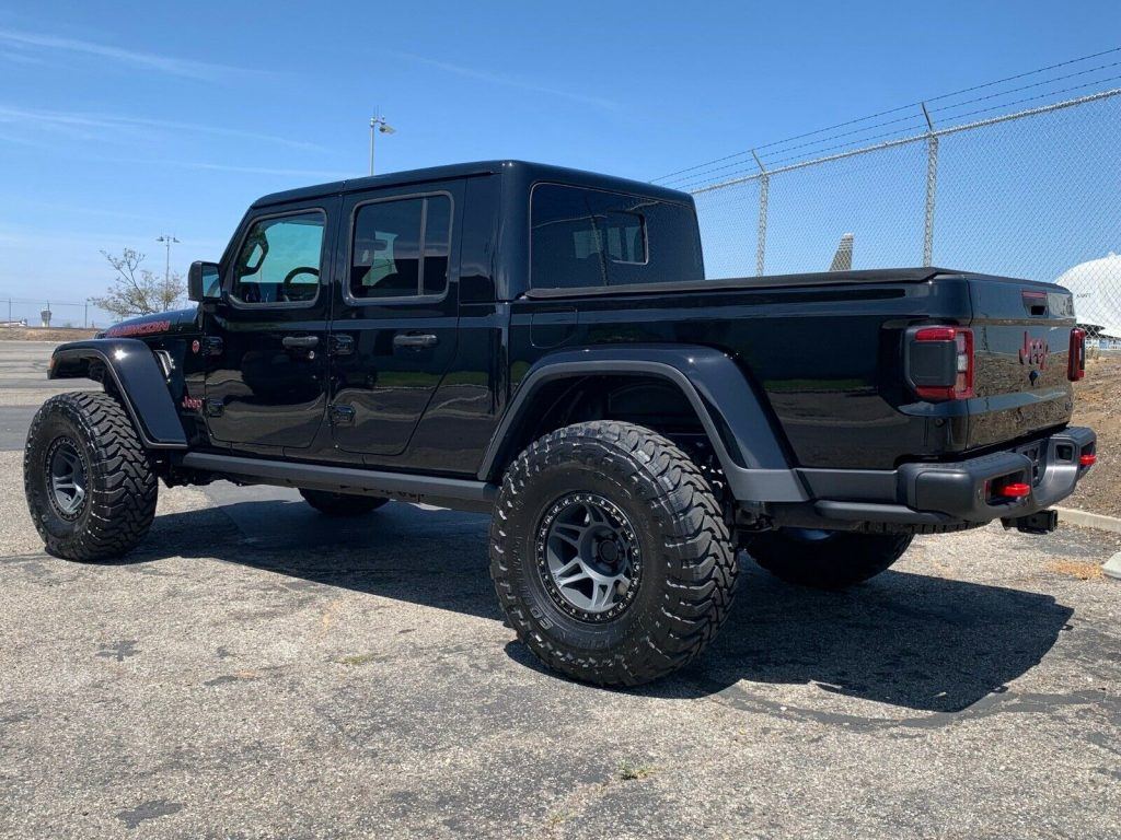 new 2020 Jeep Gladiator Rubicon lifted
