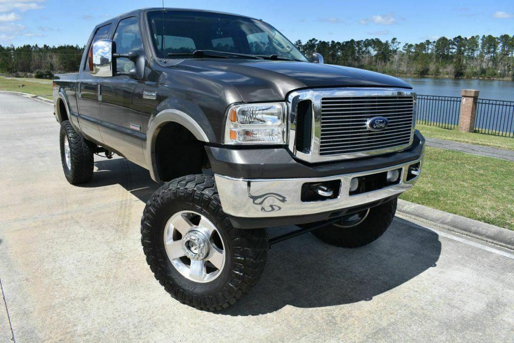 2007 Ford F-250 Lariat lifted [great shape]
