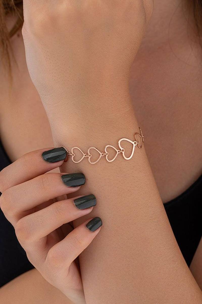 Heart Outline Bracelet With Toggle Clasp Closure - 1