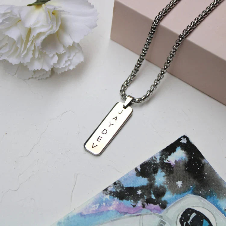 Personalized Vertical Bar Name Necklace thumbnail 4
