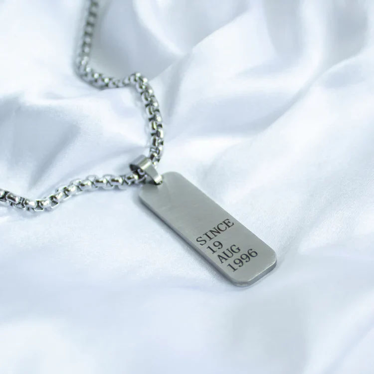 Personalized Vertical Bar Name Necklace thumbnail 3