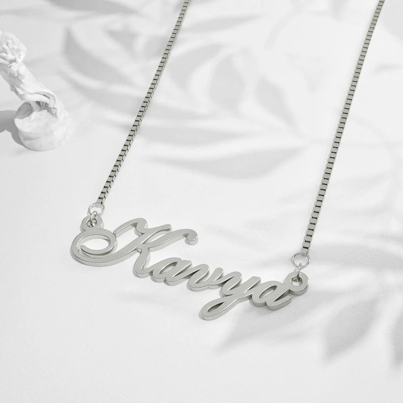 The Elegant Script Name Necklace thumbnail 2