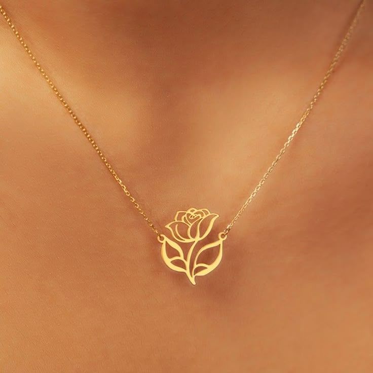 Minimalist Blooming Rose Necklace