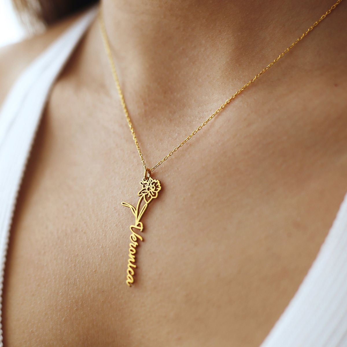 Vertical Daffodil Flower Name Necklace thumbnail 2
