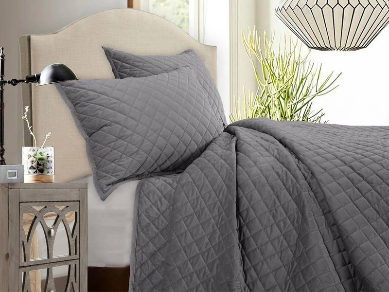Picture of Velvet Diamond King Quilt Set