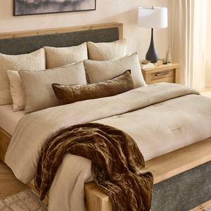 Picture of Quilted Plush Throw Blanket